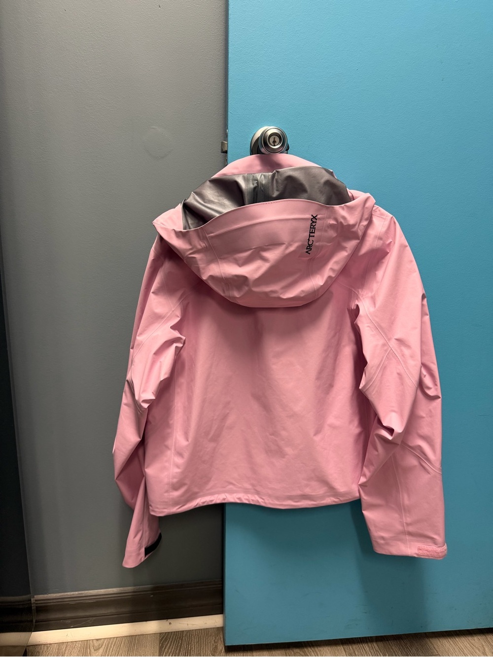 Arc'teryx Women's Naya Jacket - Picture 3 of 5
